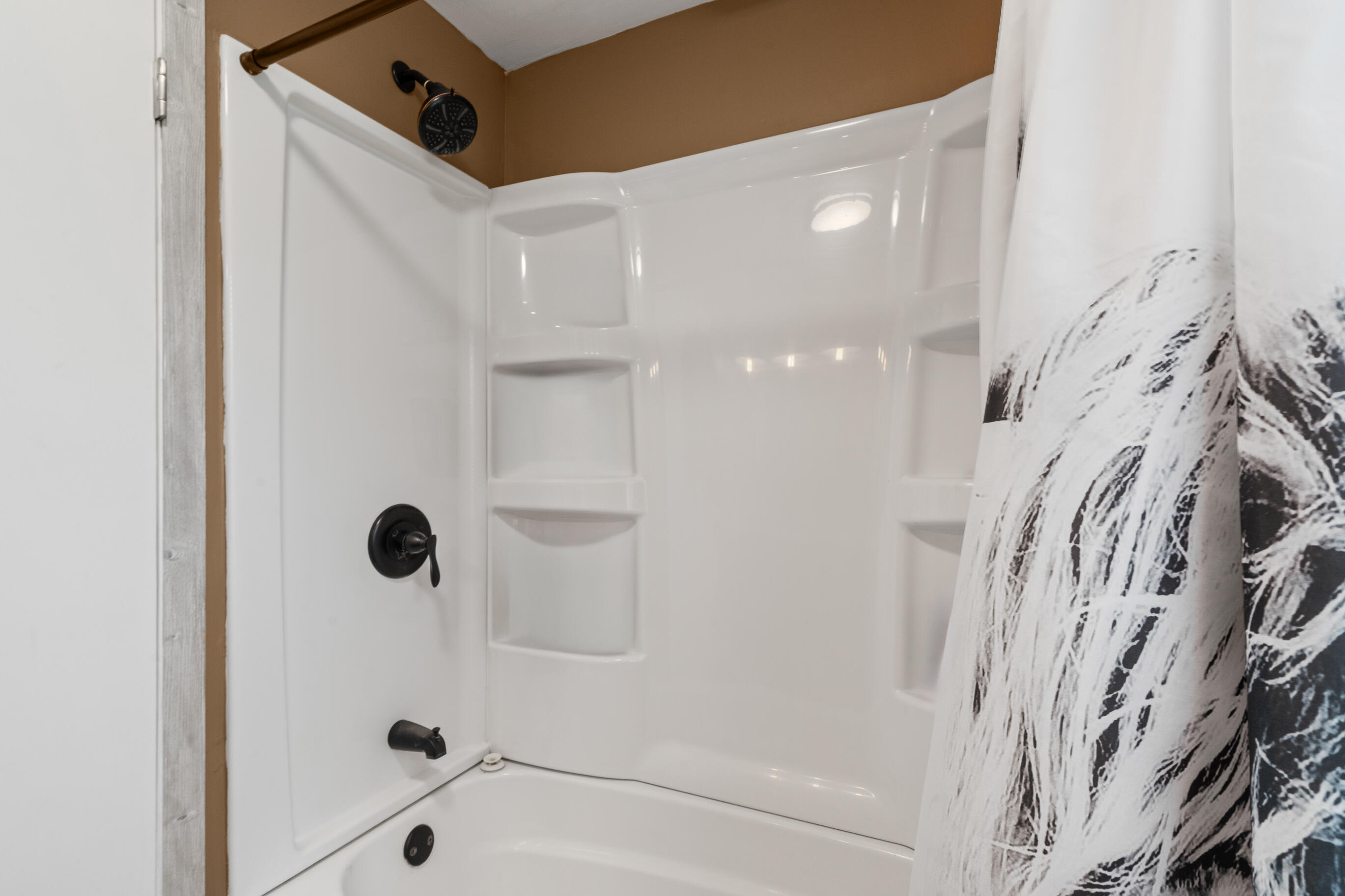 Walworth, Wisconsin 53184, United States, 3 Bedrooms Bedrooms, ,2 BathroomsBathrooms,Residential,Active,204714