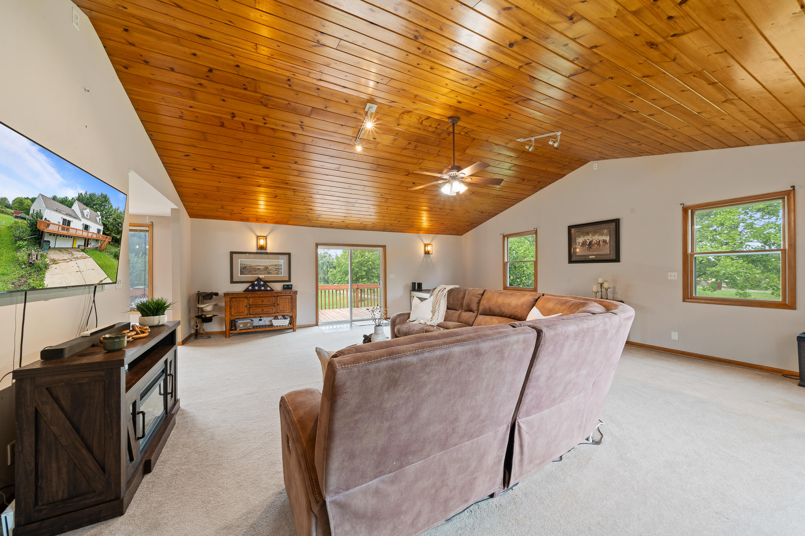 Walworth, Wisconsin 53184, United States, 3 Bedrooms Bedrooms, ,2 BathroomsBathrooms,Residential,Active,204714