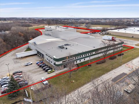 Photo of 7616 S 6th St, Oak Creek, WI 53154 (MLS # 1903323)