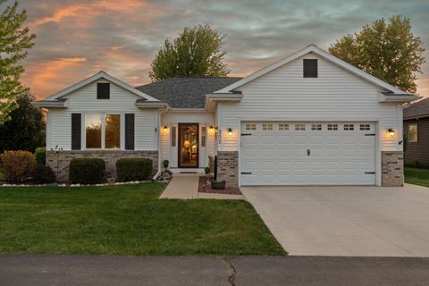 Photo of 202 Meadow Ct, Delavan, WI 53115 (MLS # 1962354)