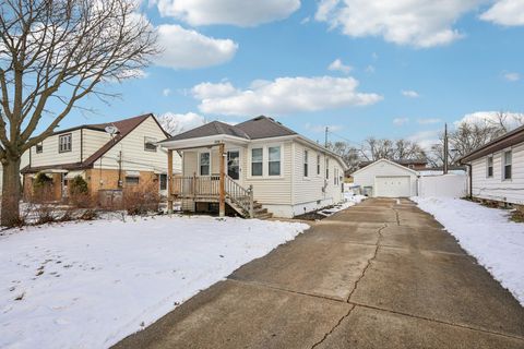 4928 N 107th St, Milwaukee, WI 53225 - #: 1949195