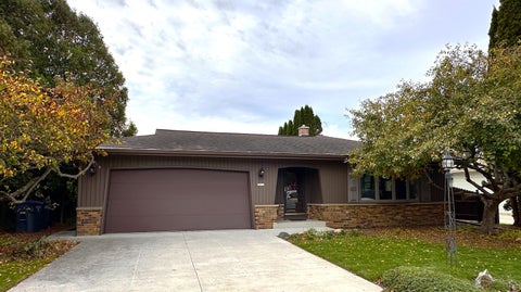 Photo of 3820 S 17th St, Sheboygan, WI 53081 (MLS # 1986533)