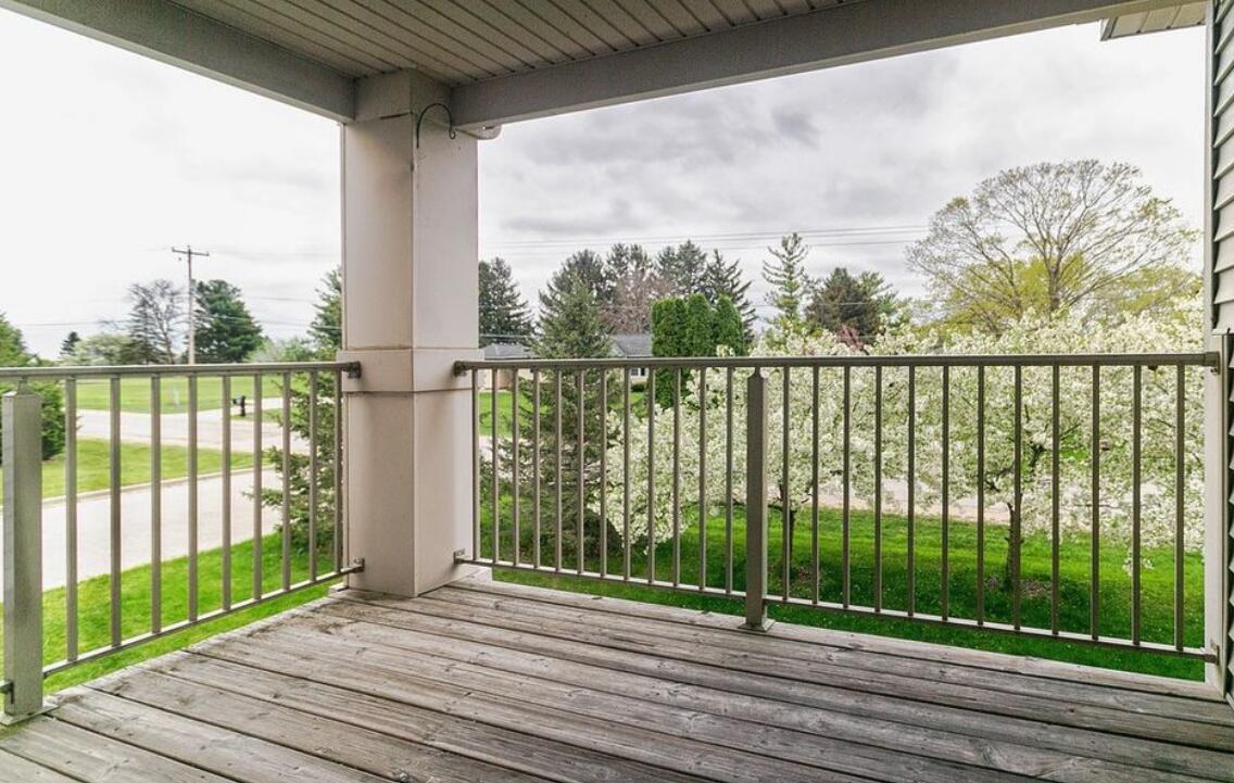 Ixonia, Wisconsin 53036, United States, 1 Bedroom Bedrooms, ,1 BathroomBathrooms,Residential,Active,229856