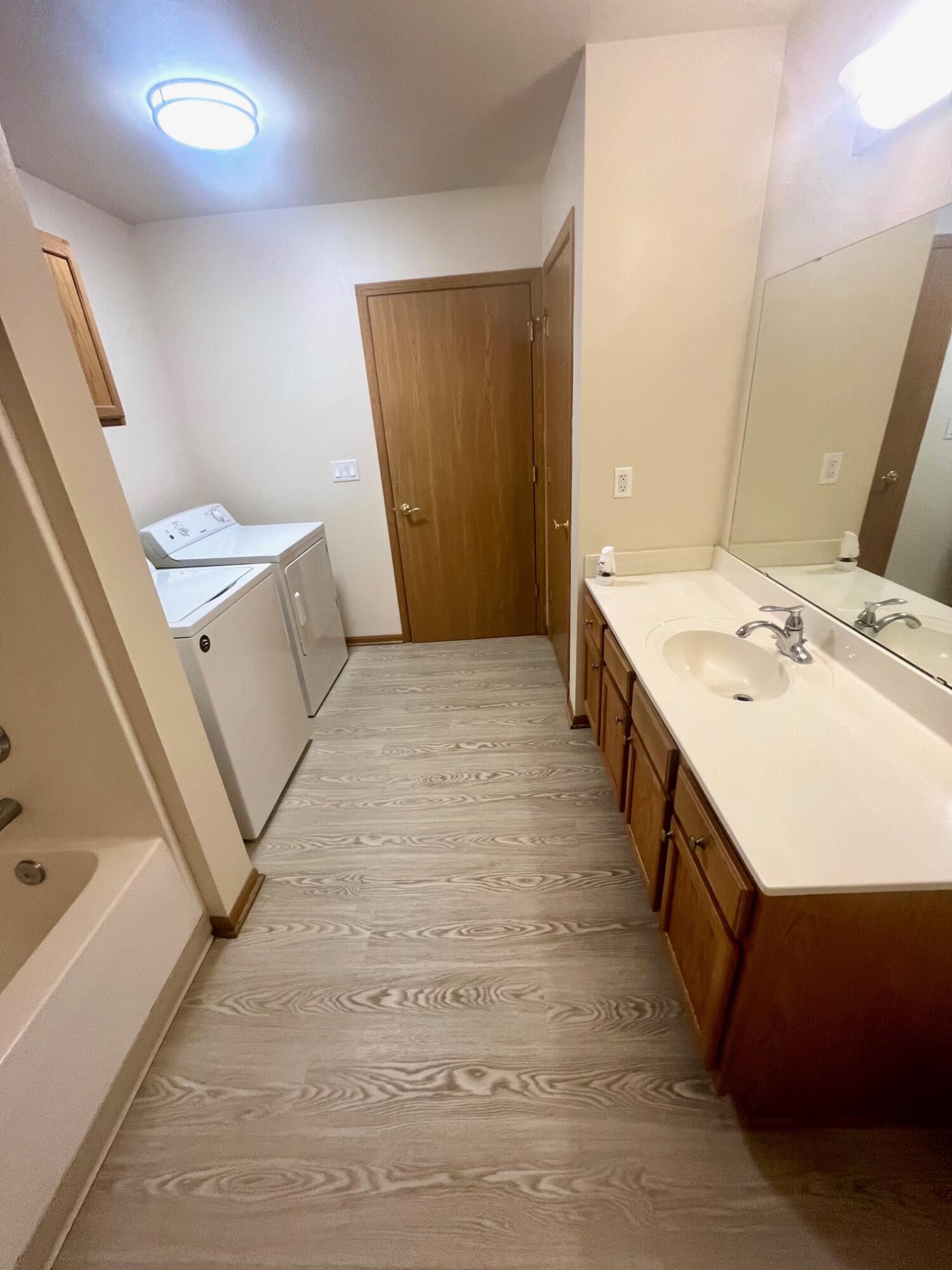 Ixonia, Wisconsin 53036, United States, 1 Bedroom Bedrooms, ,1 BathroomBathrooms,Residential,Active,229856