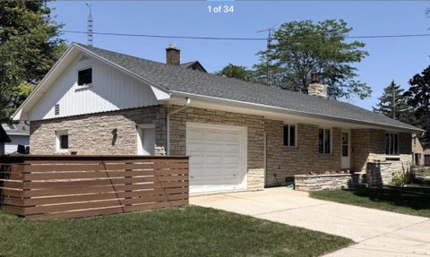 Photo of 1504 Philippen St, Manitowoc, WI 54220 (MLS # 1979928)