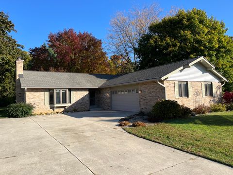 Photo of 29618 Fernwood Dr, Rochester, WI 53185 (MLS # 1940876)