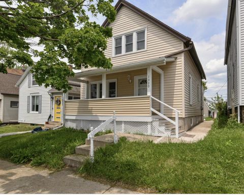 Photo of 1320 Milwaukee Ave, South Milwaukee, WI 53172 (MLS # 1946898)