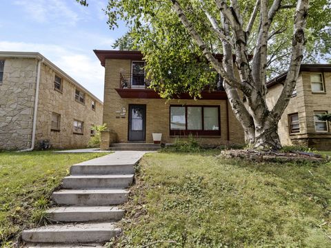 Photo of 7753-7755 W Beckett Ave, Milwaukee, WI 53218 (MLS # 1946102)