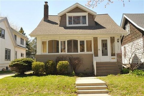 4321 N Murray Ave, Shorewood, WI 53211 - #: 1917334