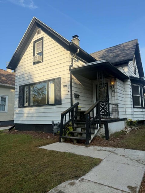 Photo of 1823 N 9th St, Sheboygan, WI 53081 (MLS # 1986032)