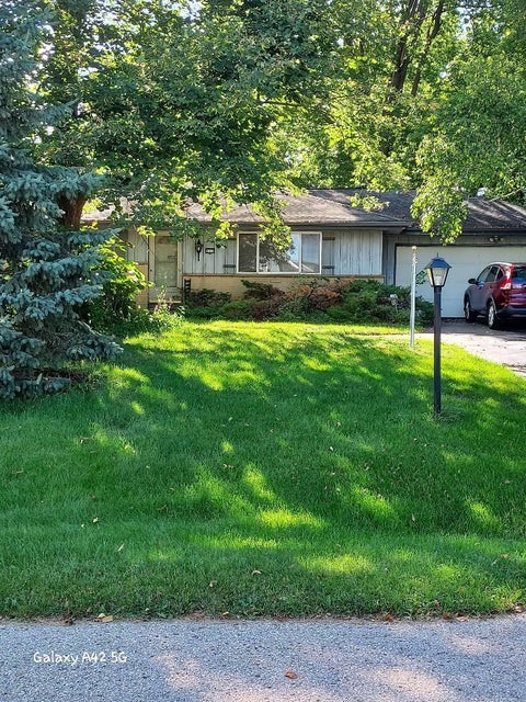 Photo of 415 Catskill Rd, Brookfield, WI 53186 (MLS # 1982472)