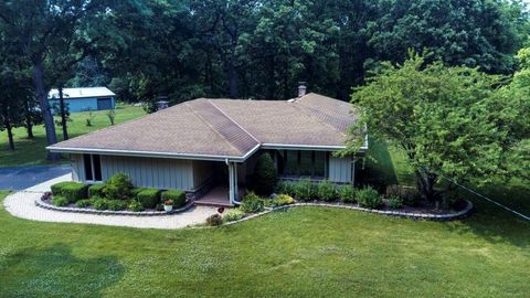 Photo of 6006 107th St, Pleasant Prairie, WI 53158 (MLS # 1939169)