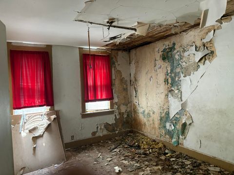 Photo of 112 W Hadley St, Milwaukee, WI 53212 (MLS # 1921355)