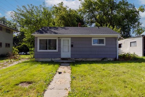Photo of 5713 N 61st St, Milwaukee, WI 53218 (MLS # 1948172)