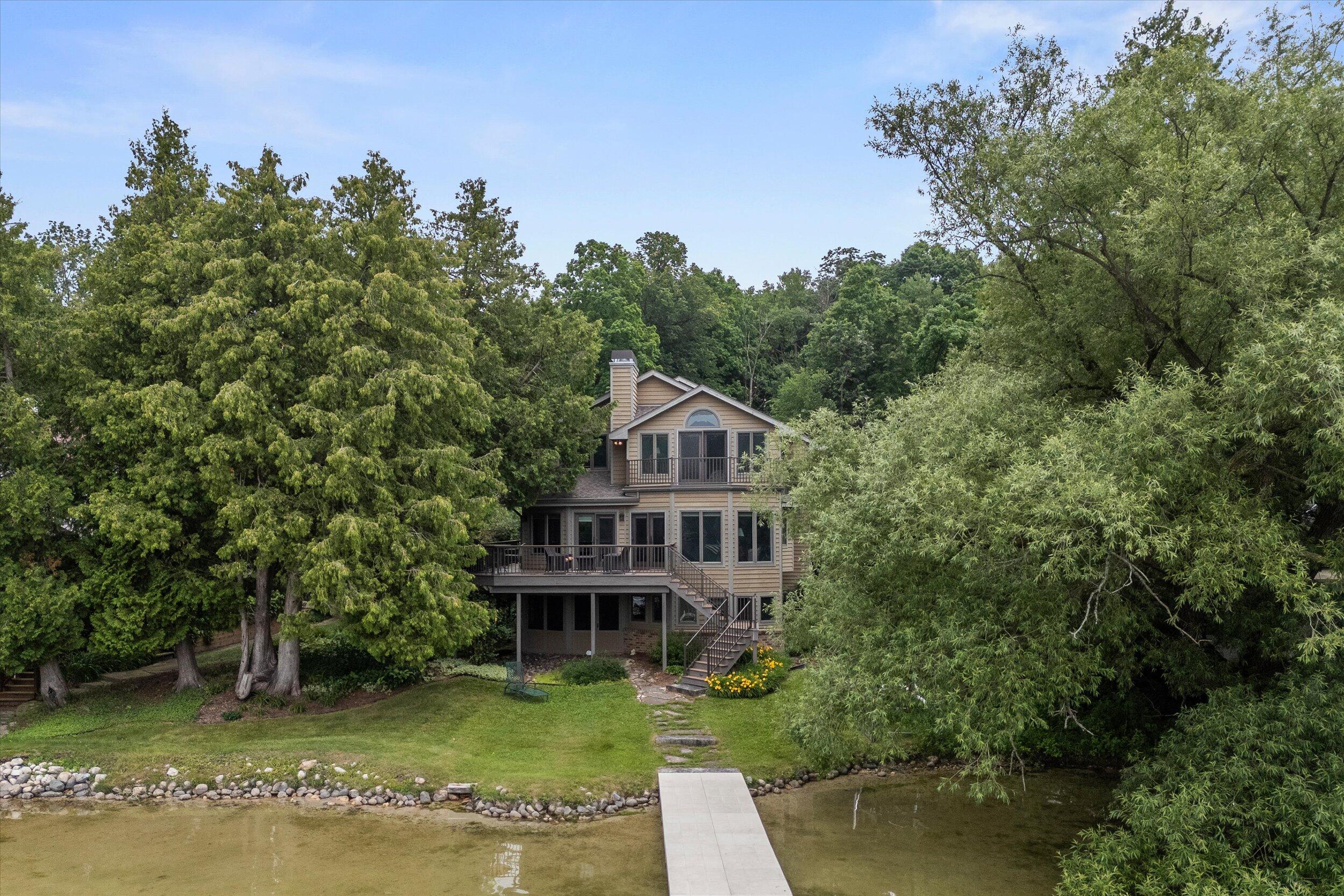 629 Sheboygan Bay Dr