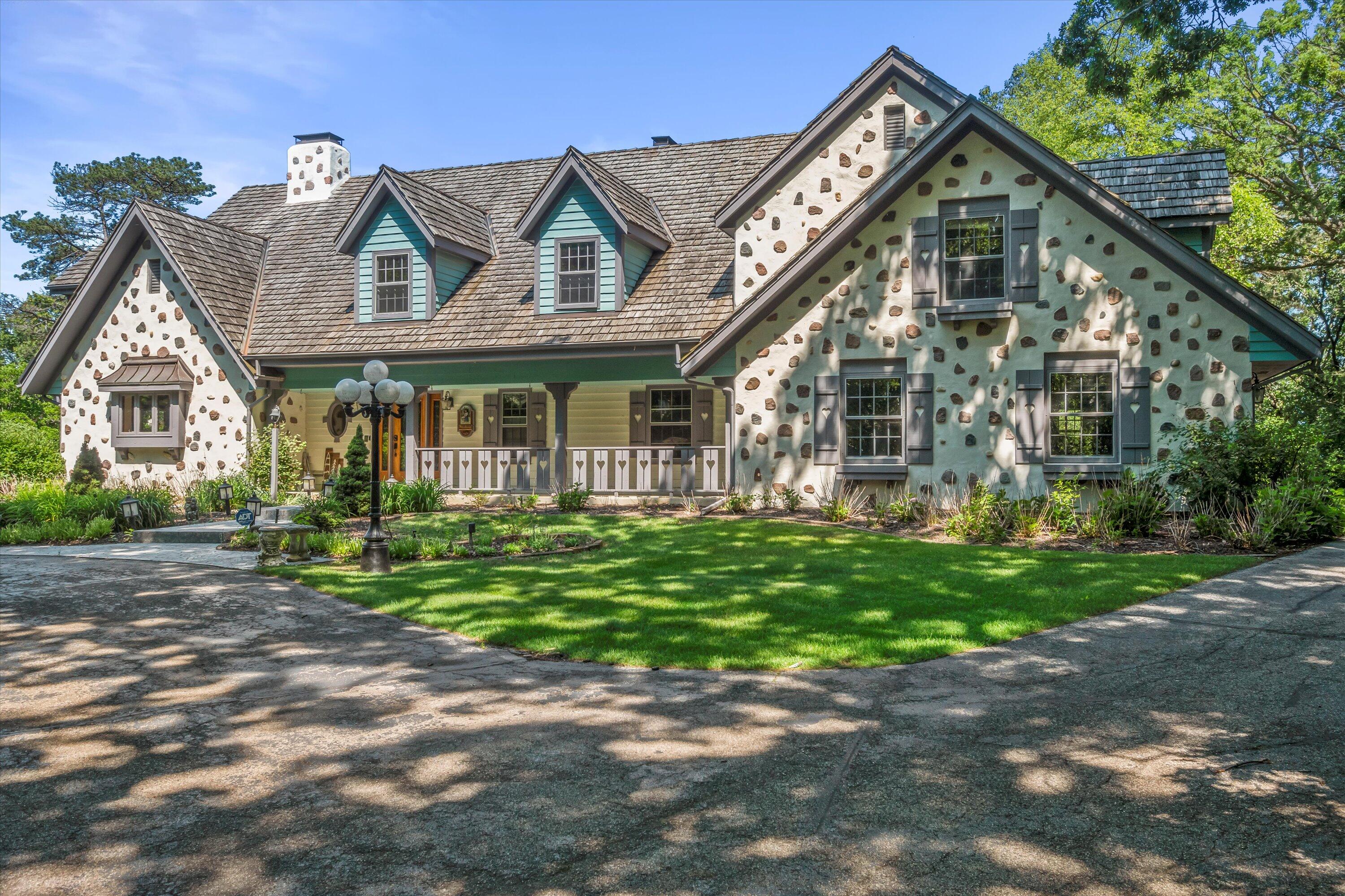 W335N5511 Island View Ln