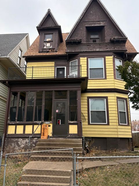 MLS: 1903876