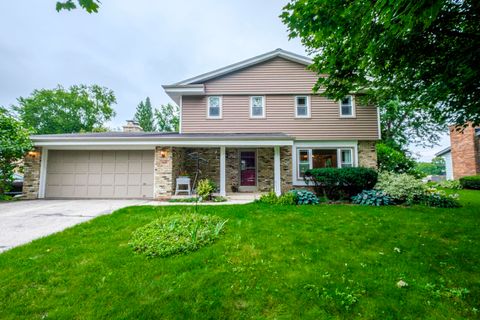 Photo of 2410 Talbots Ln, Brookfield, WI 53045 (MLS # 1931822)