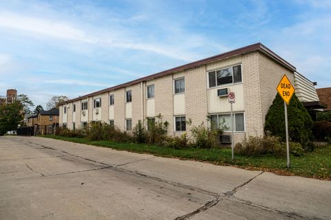 Photo of 935 N 37th St, Milwaukee, WI 53208 (MLS # 1940446)