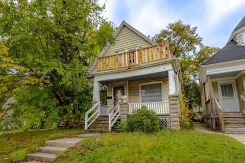 Photo of 3003 N 20th St, Milwaukee, WI 53206 (MLS # 1939809)