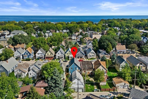 Photo of 2975 S Kinnickinnic Ave, Milwaukee, WI 53207 (MLS # 1984274)