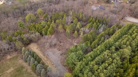 Photo of N62W28522 Rybeck Rd, Merton, WI 53029 (MLS # 1955912)