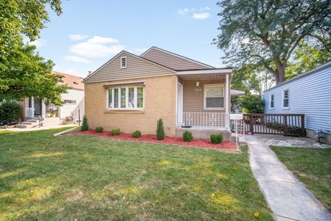 5564 N Mohawk Ave, Glendale, WI 53217 - #: 1934449