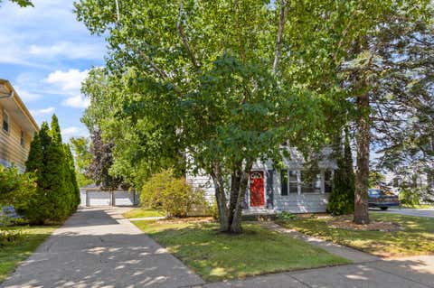Photo of 549 W Armour Ave, Milwaukee, WI 53207 (MLS # 1975088)