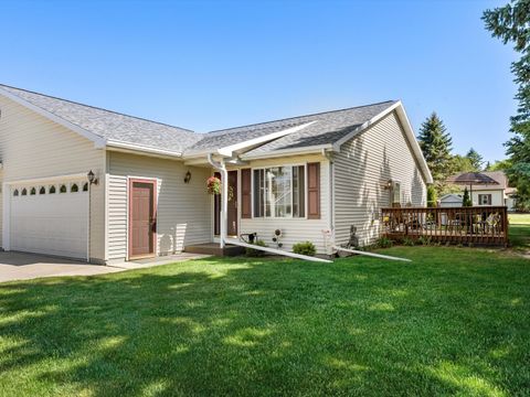 Photo of 801 Mockingbird Ln, Plymouth, WI 53073 (MLS # 1964827)