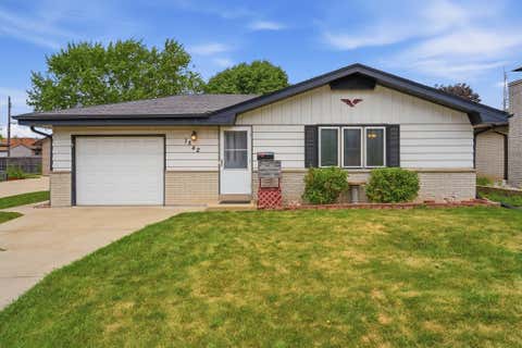 Photo of 1542 W Iona Ter, Milwaukee, WI 53221 (MLS # 1971875)