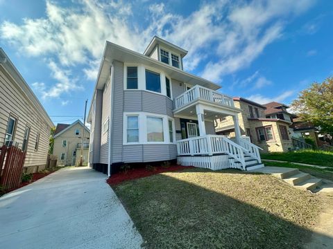 Photo of 2633 N Hubbard St, Milwaukee, WI 53212 (MLS # 1936946)