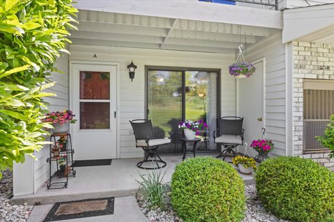 Photo of 3123 14th Ln, Kenosha, WI 53144 (MLS # 1963984)