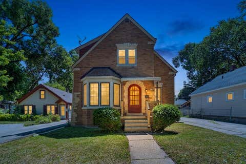 Photo of 4700 N 50th St, Milwaukee, WI 53218 (MLS # 1973795)