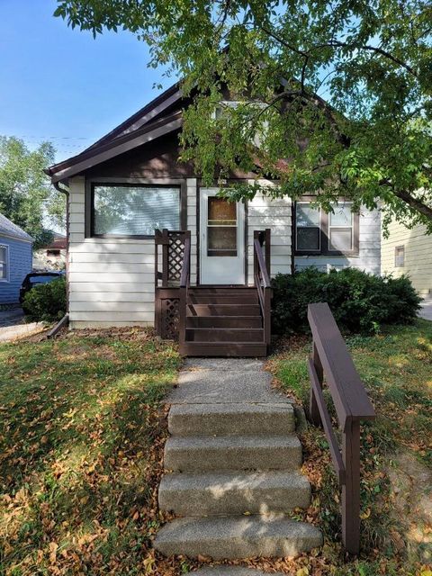 Photo of 513 S 69th St, Milwaukee, WI 53214 (MLS # 1953053)