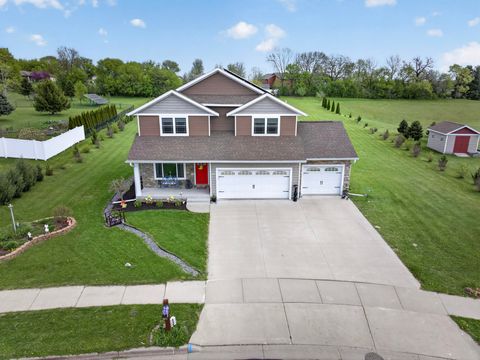 Photo of 304 Alyssa St, Tomah, WI 54660 (MLS # 1961903)