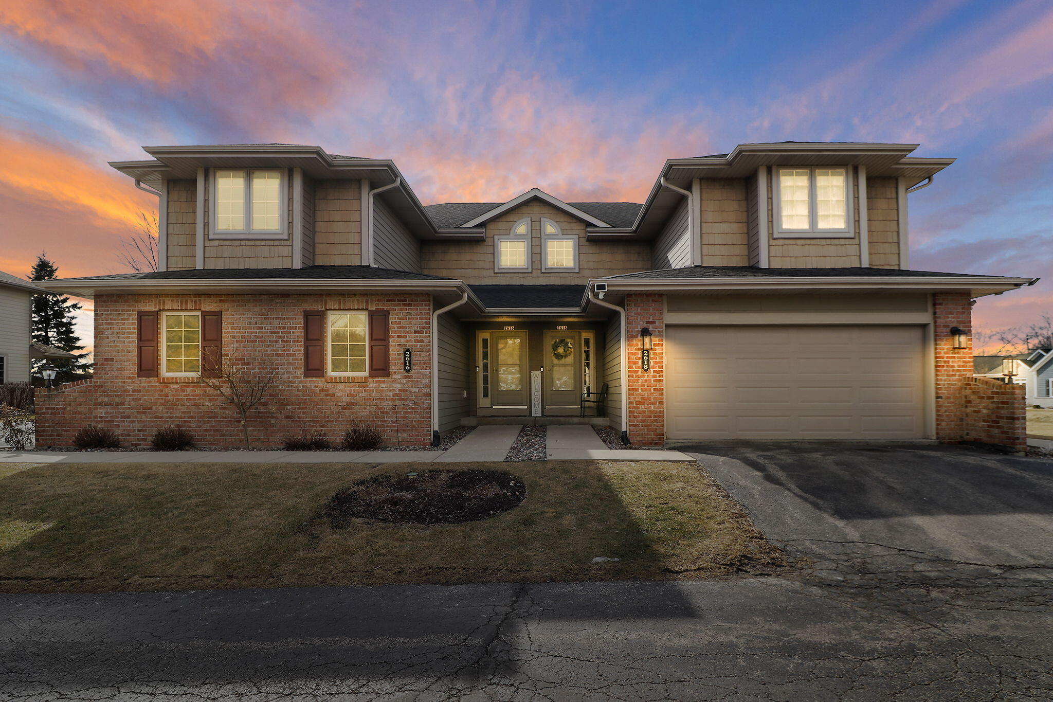 Kenosha, Wisconsin 53144, United States, 2 Bedrooms Bedrooms, ,3 BathroomsBathrooms,Residential,Active,80983