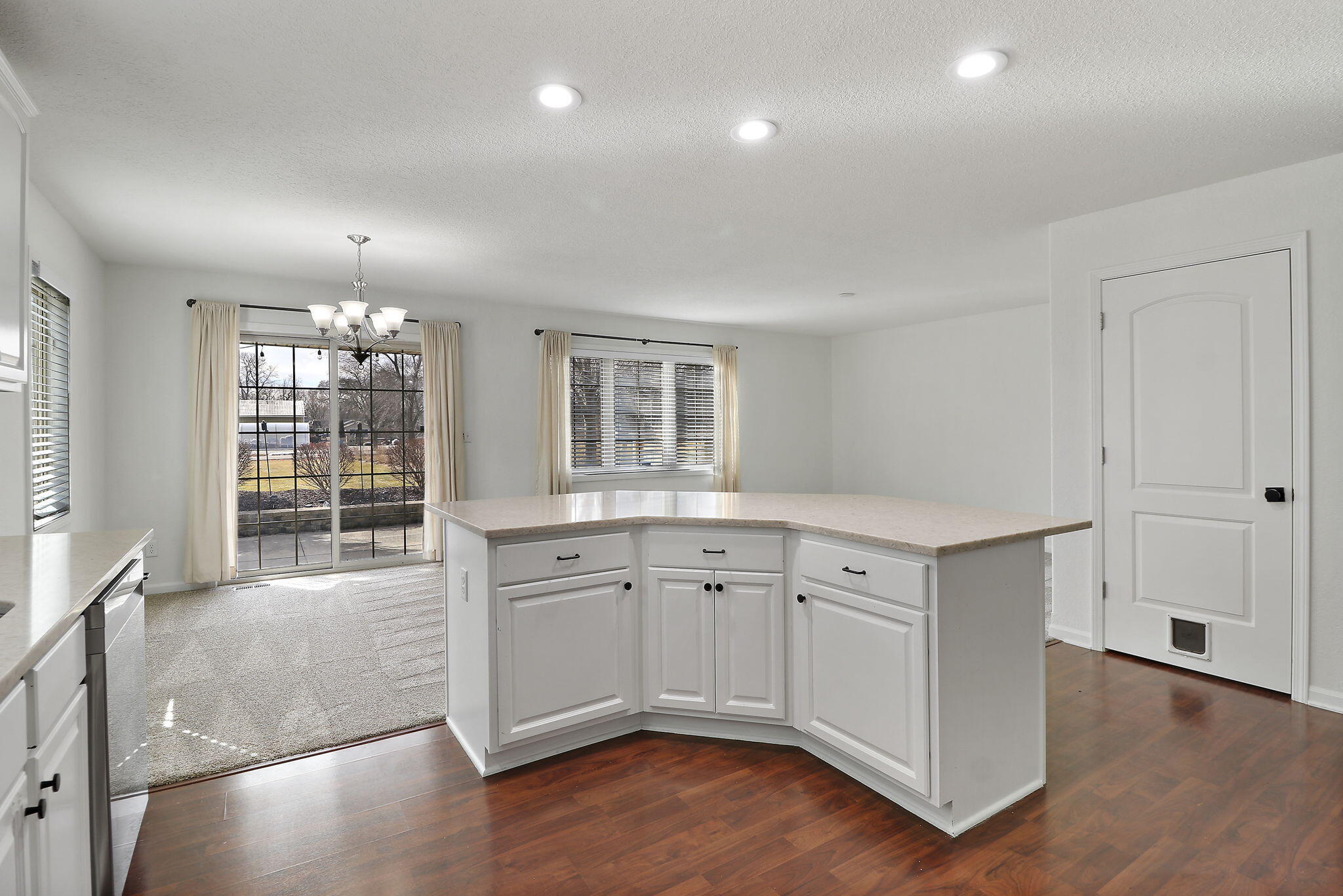 Kenosha, Wisconsin 53144, United States, 2 Bedrooms Bedrooms, ,3 BathroomsBathrooms,Residential,Active,80983