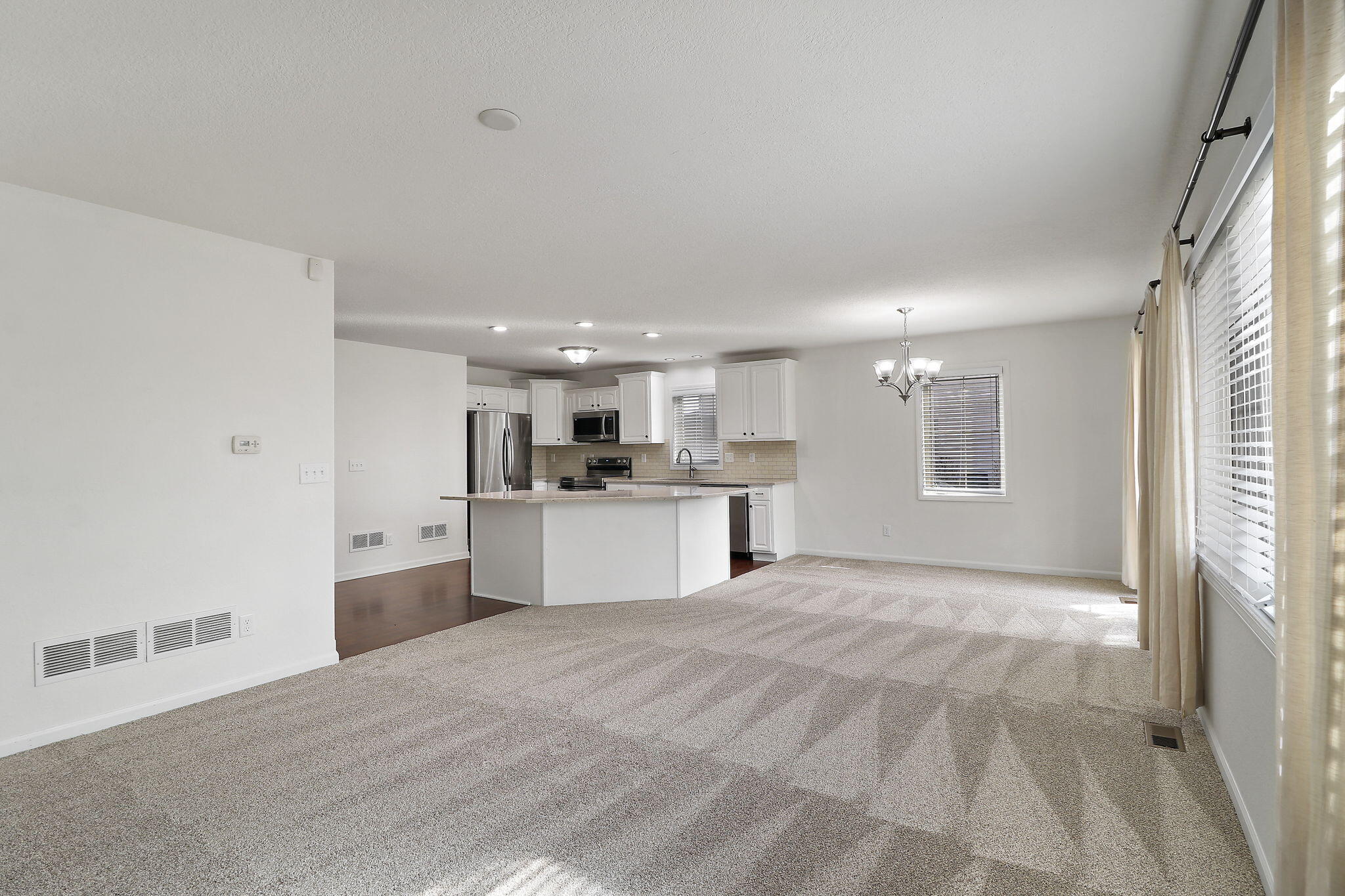 Kenosha, Wisconsin 53144, United States, 2 Bedrooms Bedrooms, ,3 BathroomsBathrooms,Residential,Active,80983