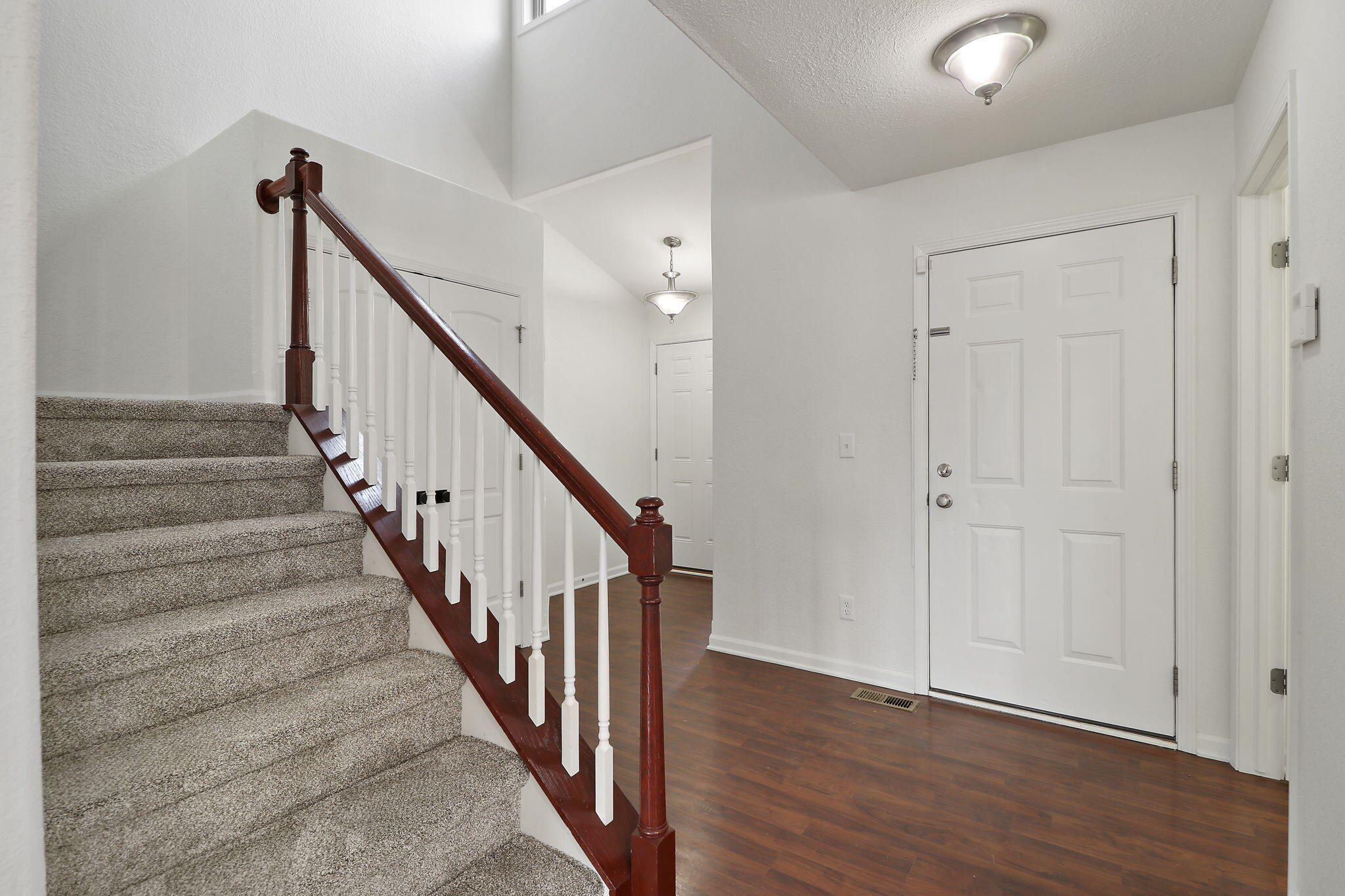 Kenosha, Wisconsin 53144, United States, 2 Bedrooms Bedrooms, ,3 BathroomsBathrooms,Residential,Active,80983