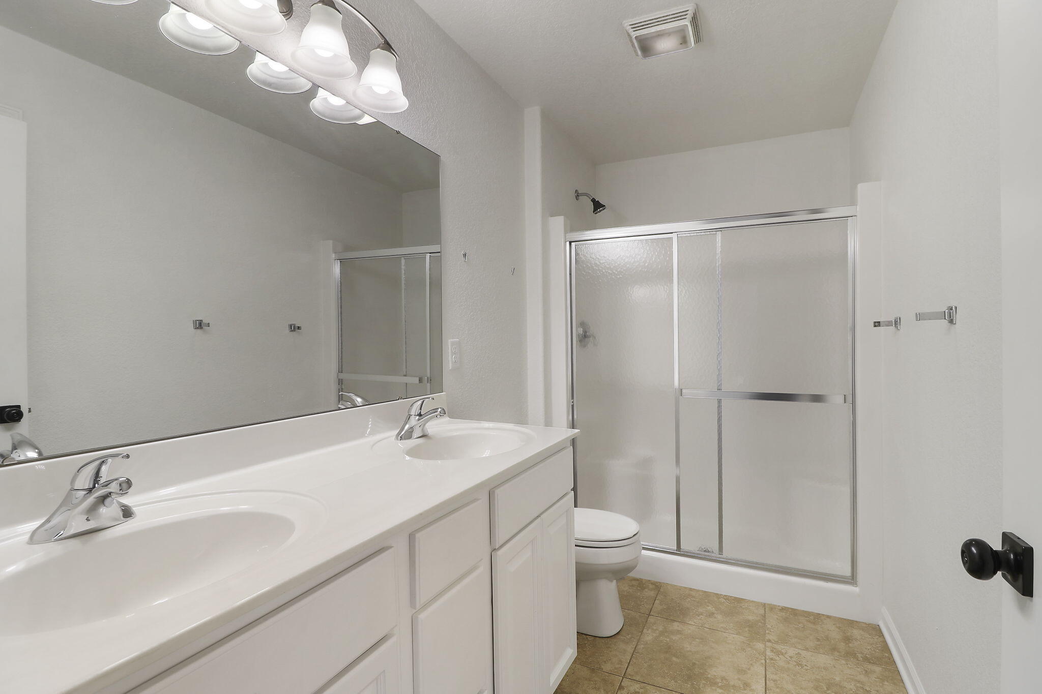 Kenosha, Wisconsin 53144, United States, 2 Bedrooms Bedrooms, ,3 BathroomsBathrooms,Residential,Active,80983