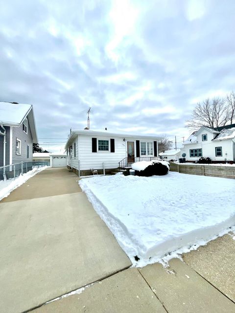 Photo of 1531 Bryn Mawr Ave, Mount Pleasant, WI 53403 (MLS # 1944751)