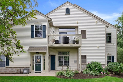 Photo of 996 Bedford Ct, Mount Pleasant, WI 53406 (MLS # 1981586)