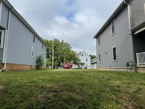 Photo of 2217 N 40th St, Milwaukee, WI 53208 (MLS # 1975498)