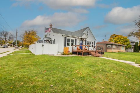 Photo of 268 Fredonia Ave, Fredonia, WI 53021 (MLS # 1940591)
