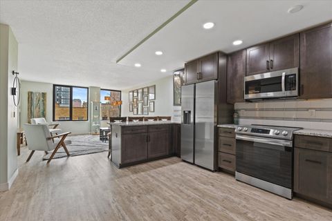 Photo of 929 N Astor St, Milwaukee, WI 53202 (MLS # 1956067)