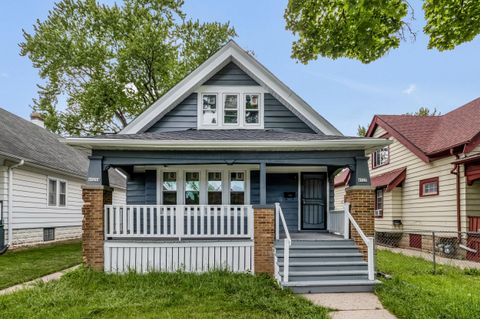 Photo of 4525 N 28th St, Milwaukee, WI 53209 (MLS # 1964154)