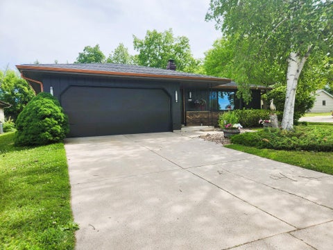 Photo of 2423 Pershing Ave, Sheboygan, WI 53083 (MLS # 1985507)