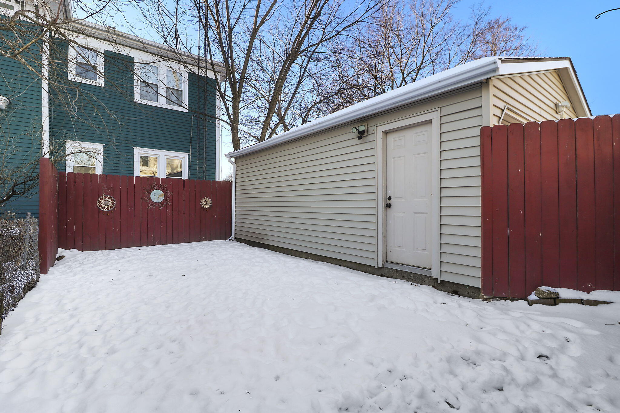 Kenosha, Wisconsin 53143, United States, 3 Bedrooms Bedrooms, ,3 BathroomsBathrooms,Residential,Active,18018