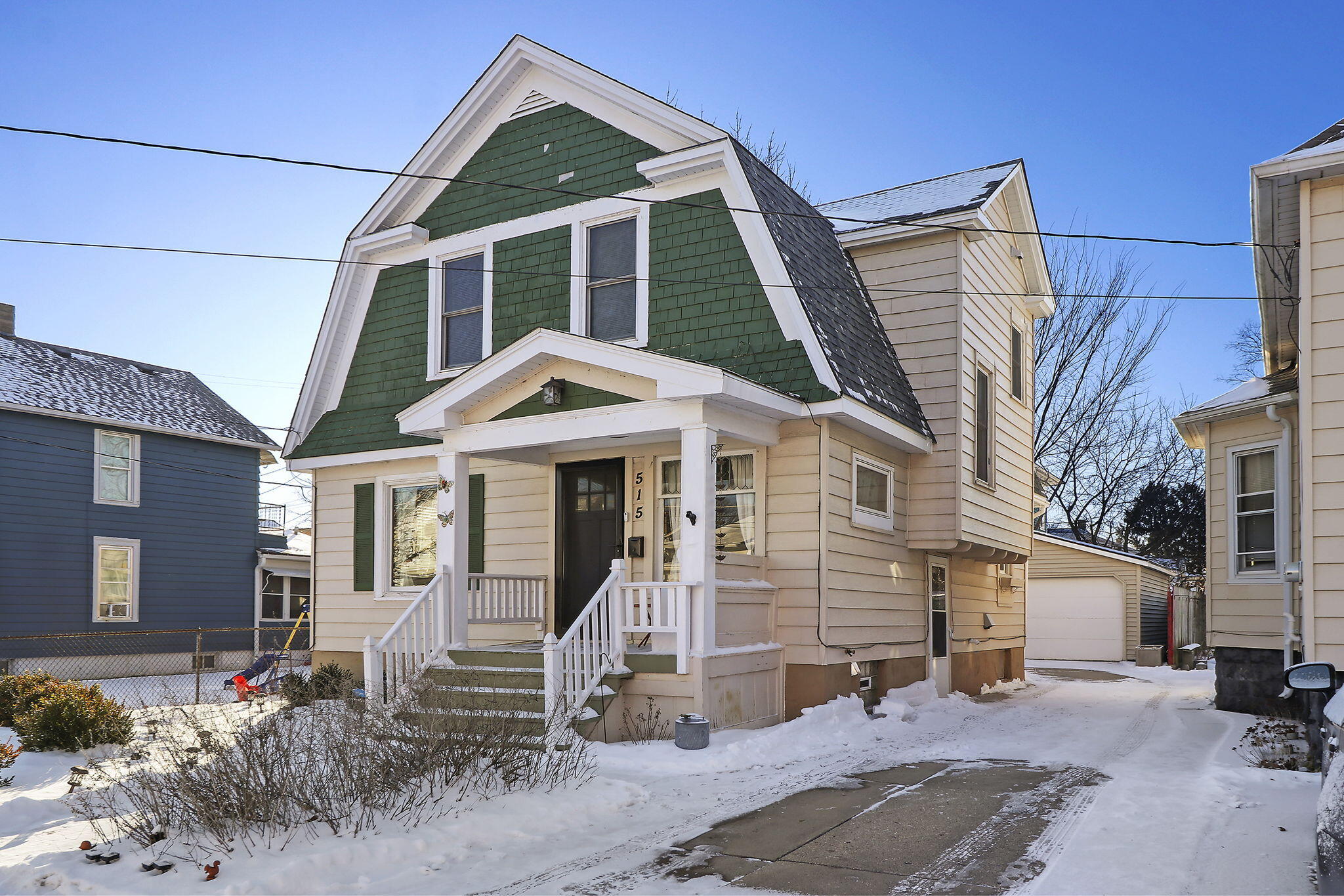 Kenosha, Wisconsin 53143, United States, 3 Bedrooms Bedrooms, ,3 BathroomsBathrooms,Residential,Active,18018