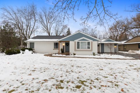 Photo of 211 Madero Dr, Thiensville, WI 53092 (MLS # 1945702)